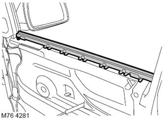 Внутренний уплотнитель оконного проема передней двери Range Rover 3