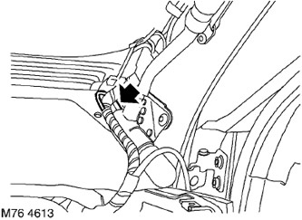 Срабатывание передней шторки безопасности в автомобиле Range Rover 3